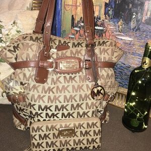 AUTHENTIC MICHAEL KORS SIGNATURE MK JACQUARD WITH